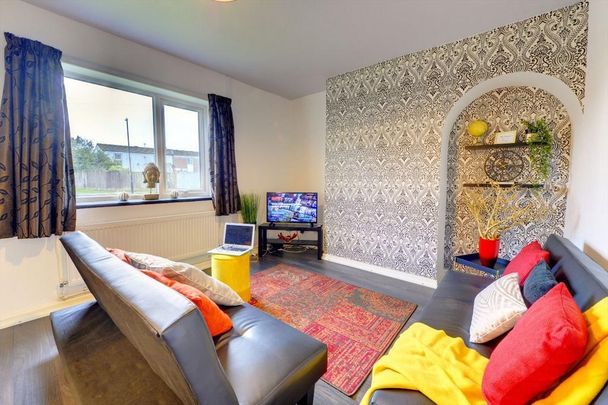 4 bedroom terraced house to rent - Photo 1