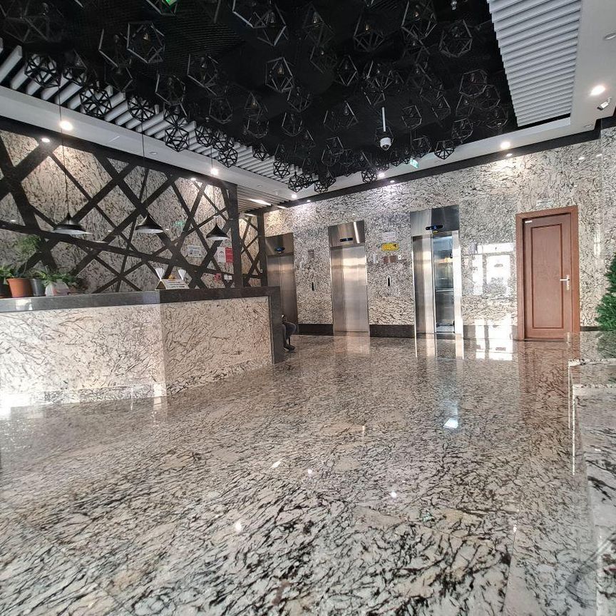 Chiller free building parking free 30 days free - Photo 1