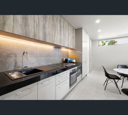 3/53-54 Marine Parade, Elwood, Vic 3184 - Photo 1