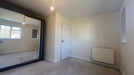 Butler Street, Greater London, UB10 - Photo 4