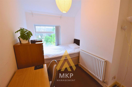 3 bedroom terraced house to rent - Photo 3