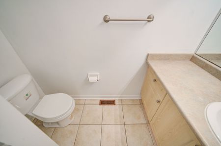 For Lease - 27 Macmillan Avenue, Whitby, Ontario - Photo 5