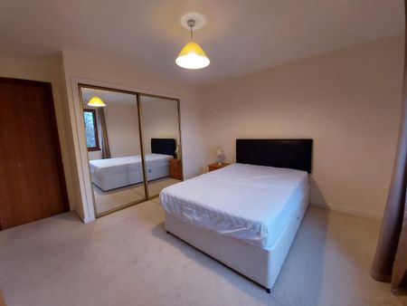 2 bedroom flat to rent - Photo 4