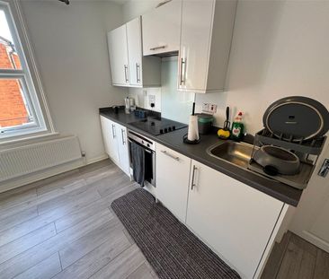 Watchetts Road, Camberley, Surrey, GU15 - Photo 5
