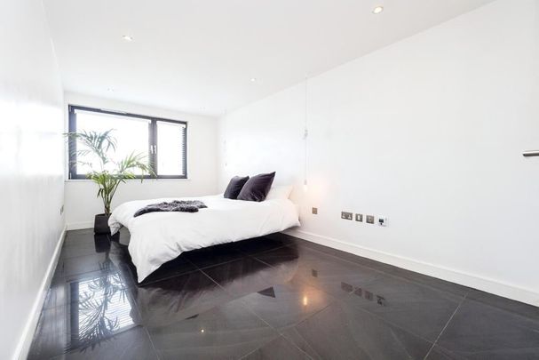 2 Bed Flat, Gabrielle House, IG2 - Photo 1
