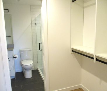 2bed 2bath Condo; Cawston – Available December 1st - Photo 3