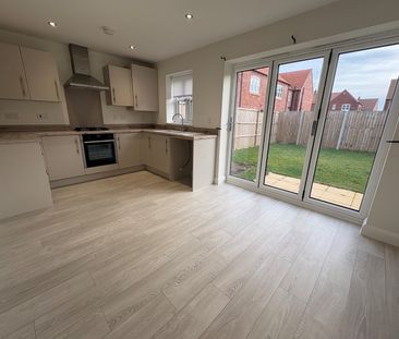 3 bedroom semi-detached house to rent - Photo 5