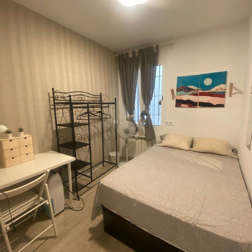 Piso de alquiler en Calle del Humilladero, Palacio - Photo 1