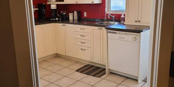 Grand 4 1/2 Haut Duplex Chauffé - Photo 3