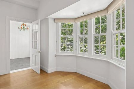 Elizabeth Bay - Photo 2