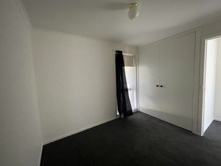 Charming 2-Bedroom Unit in Seaholme - Photo 4