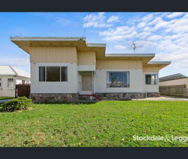 Renovated Delight! - Photo 5