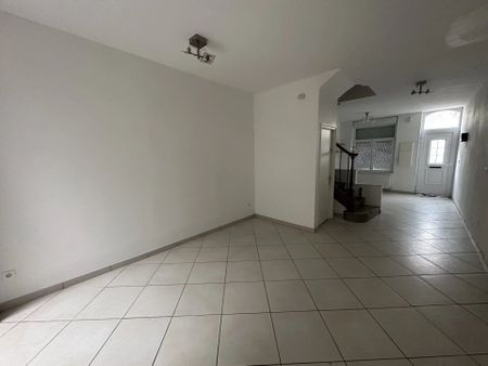 Location Maison 7 pièces 146 m2 à Saint-Quentin - Photo 2