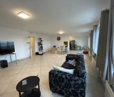 Sfeervol, gezellig en ruim appartement met 3 slaapkamers gelegen te... - Foto 1