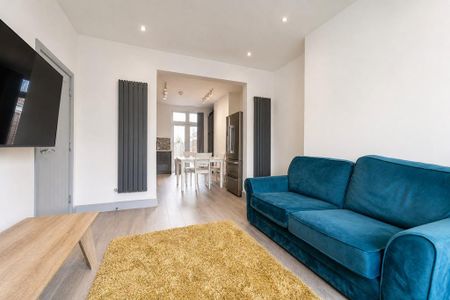 5 bedroom house to rent - Photo 2