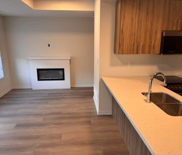 For Lease - 204 Matawin Lane, Richmond Hill, Ontario - Photo 4
