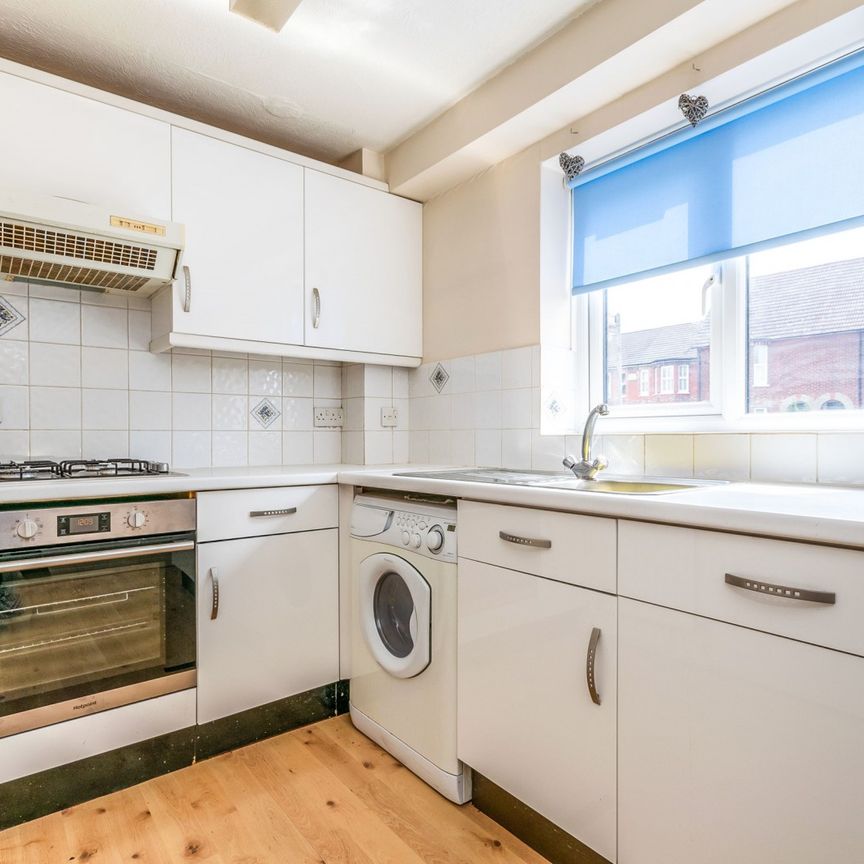 1 bedroom maisonette to rent Station Road, Horsham - Photo 1