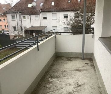 Frisch renovierte 2 Zimmer-Wohnung frei ! - Photo 3