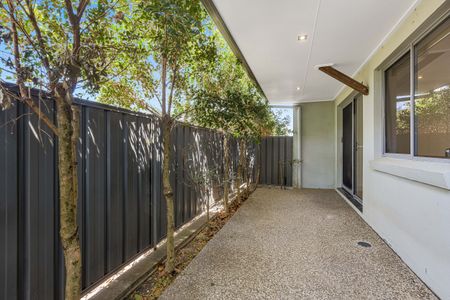 Stylish Beach Home - Photo 3