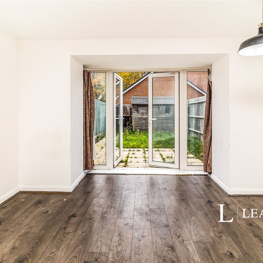 property to rent Currency Close, Dunstable, Bedfordshire, LU6 - Photo 1