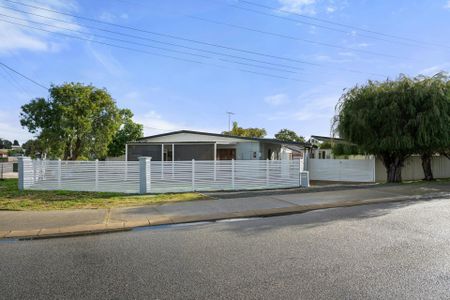 Fully renovated, with Lawn Mowing Included! - Photo 5