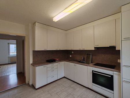 Charmante 4-Zimmer-Wohnung in historischem Gebäude in Reinach - Photo 2