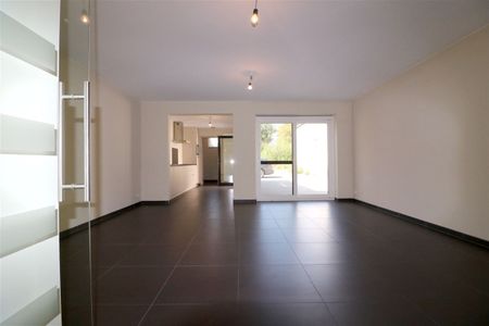 Modern appartement met 1 slpk, terras en autostaanplaats - Photo 3