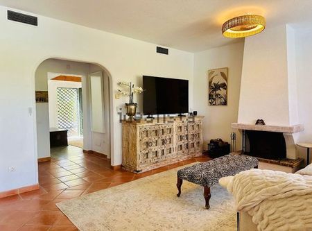 Alquiler de chalet adosado en Calle Sirio - Photo 5