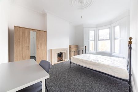 3 bedroom flat to rent - Photo 2