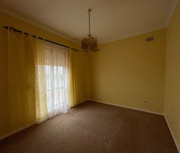 To register & apply for this property, please use this link: https:... - Photo 2