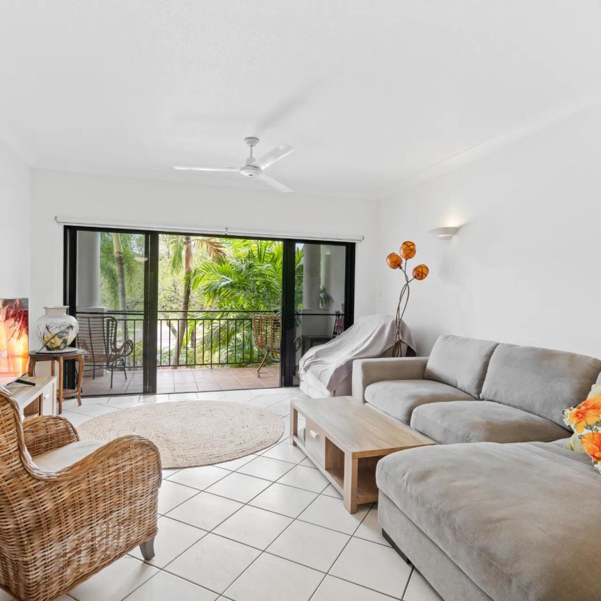 Convenient unfurnished Esplanade apartment. - Photo 1