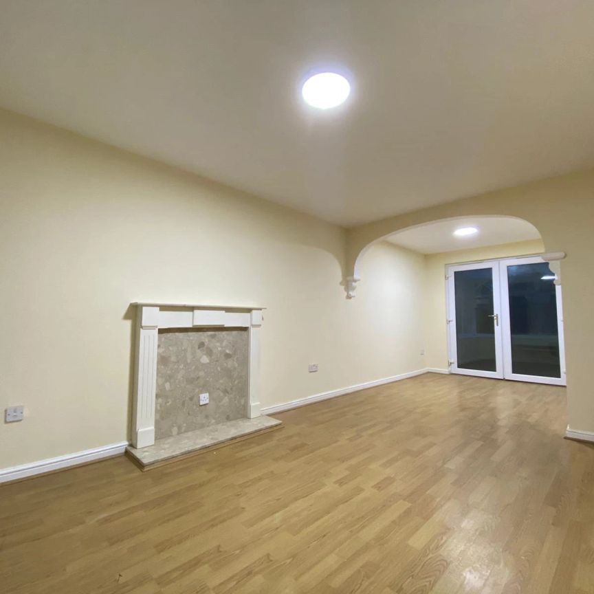 4 Bedroom Semi Detached - Photo 1