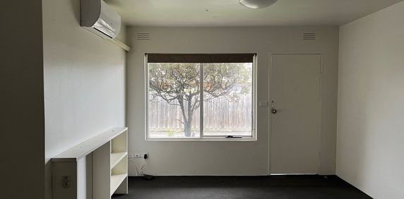 Central Dandenong Apartment - Photo 2