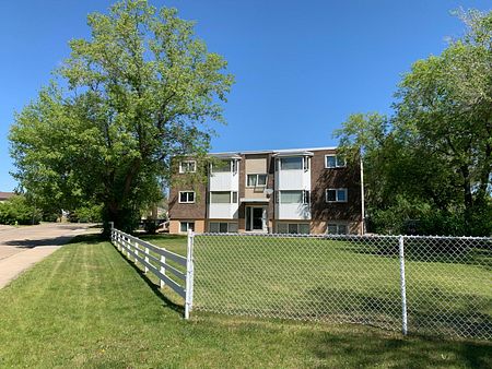 1 Bedroom Apartment Across from Red Deer River - Photo 2