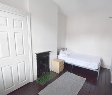 Room in a Shared House, Upperton Road, LE3 - Photo 2