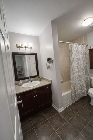 For Lease - 2439 Springforest Drive, Oakville, Ontario - Photo 3