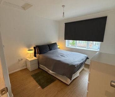 Room in a Shared Flat, Wallwood St, E14 - Photo 4