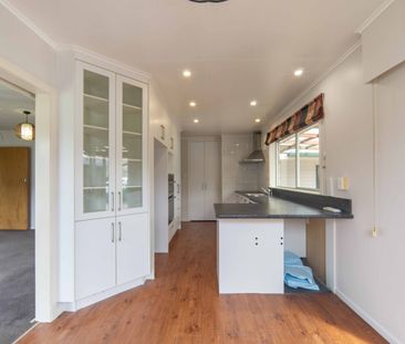 Well Presented Family Home - Photo 6