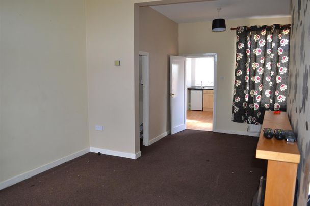 3 Bedroom End of Terrace House for Rent - Photo 1