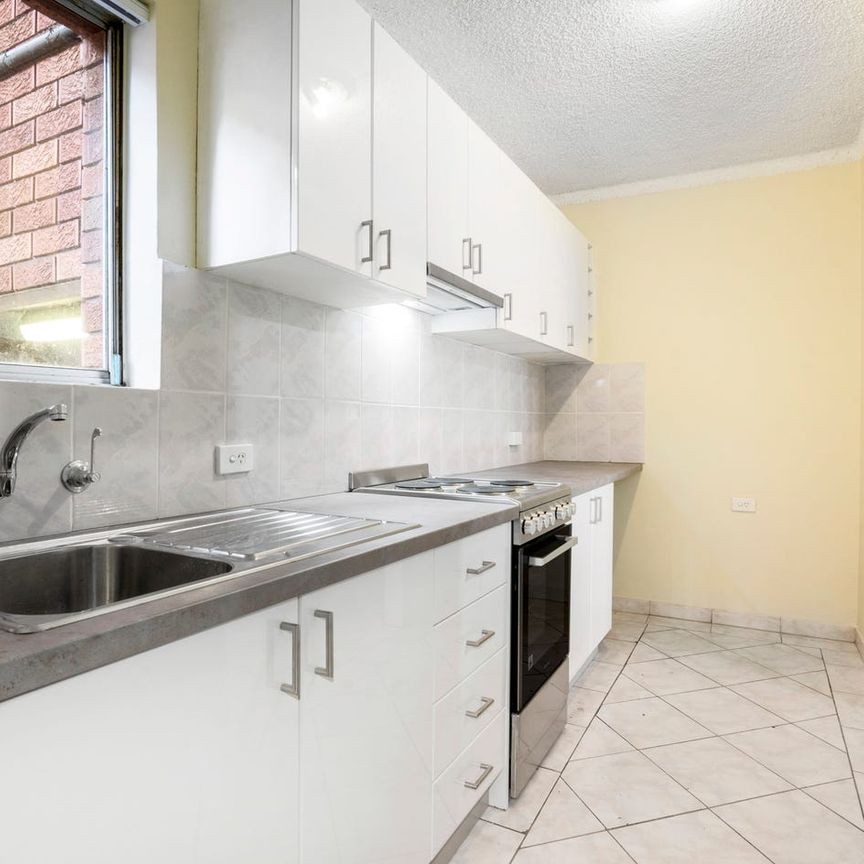 2 Bedroom Unit Near Parramatta CBD - Photo 1
