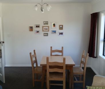 2 Bedroom Sunny Art Deco Style in Paparangi - Photo 1