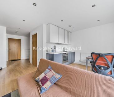 Studio to rent - Photo 2