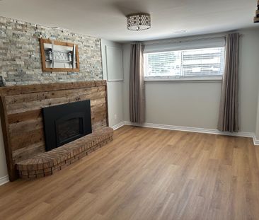 For Lease - 36 Inglewood Court Unit# B, Grimsby, Ontario - Photo 3