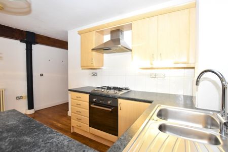 1 bedroom Flat To Let - Photo 5