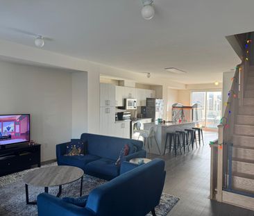 For Lease - 23 Prince William Boulevard, Clarington, Ontario - Photo 3