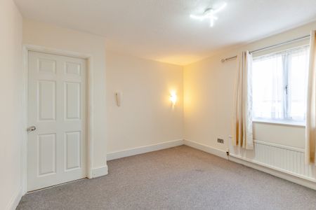 Sutton Mead, Chelmsford, CM2 - Photo 5