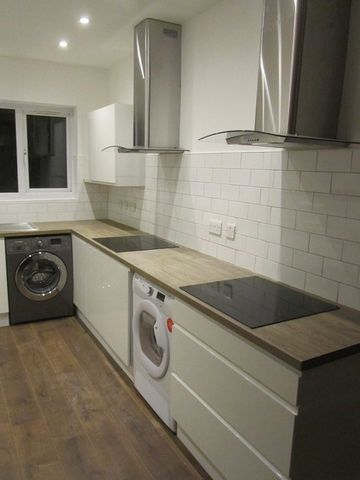 Student Properties to Let - Photo 3