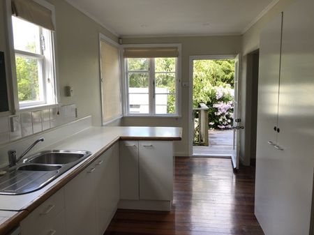 Family Home Three Bedrooms Meadowbank - Photo 4