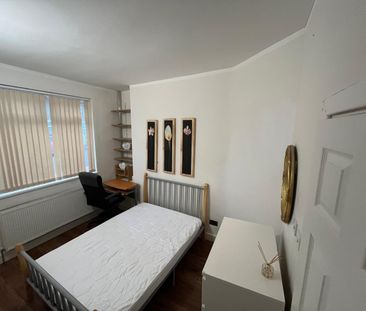 Room in a Shared House, Dalton Avenue, M14 - Photo 4