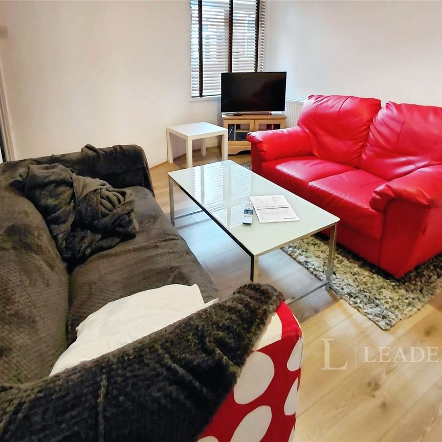 4 bedroom house to rent Standish Road, Manchester, M14 - Photo 1